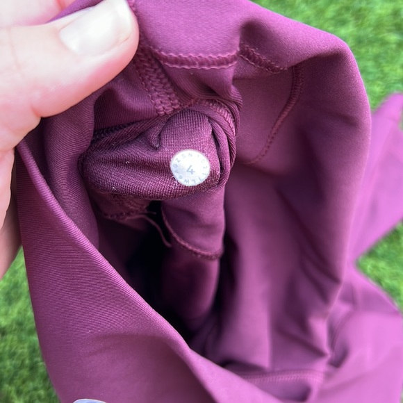 Like New Lululemon Wunder Under Crop Leggings - Picture 4 of 6